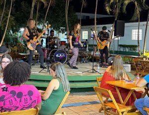 NAC Cultural recebeu a Banda Rock 80