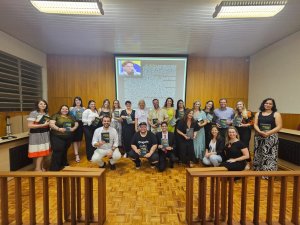Lan�amento de obra coletiva homenageou a professora Egli Muniz