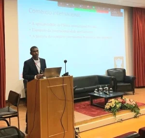 Iteano apresenta artigo em Portugal