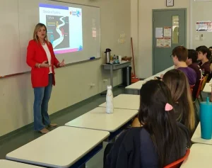 Professora da ITE palestra em evento da FourC