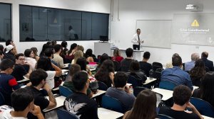Botucatu: Crise Constitucional foi tema de palestra