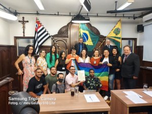 Professora da ITE recebe Mo��o de Aplauso da C�mara de Vereadores de Bauru