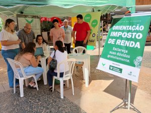 Extens�o orientou a comunidade sobre o IR