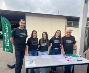 Iteanos participaram de campeonato de avi�es de papel na Apae