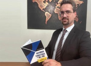 Iteano lan�a obra sobre a Reforma Tribut�ria