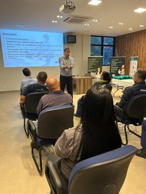 Projeto de extens�o leva planejamento financeiro familiar para empresas