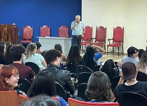 ITE leva conhecimento para alunos da Etec de Cabr�lia