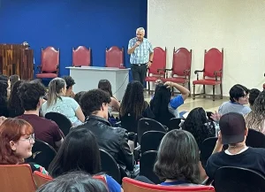 ITE leva conhecimento para alunos da Etec de Cabrlia