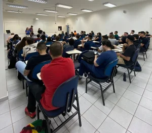 Bate-papo com egressos celebrou Dia do Administrador em Botucatu