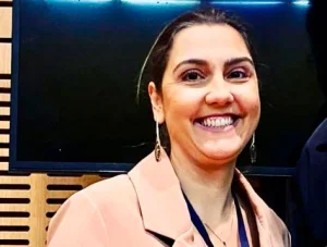 Iteana apresenta livro autoral em congresso argentino