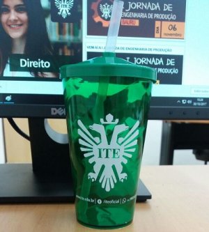 Iteanos recebem copos personalizados