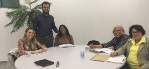 Servi�o Social: grupo de pesquisa discute a inser��o do saber profissional em institui��es socioassistenciais