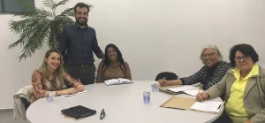 Servio Social: grupo de pesquisa discute a insero do saber profissional em instituies socioassistenciais
