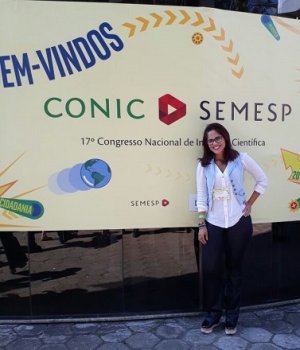 Aluna de Administra��o apresenta artigo no 17� Conic