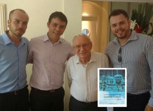 Iteano doa obra de Ozires Silva � biblioteca de Botucatu