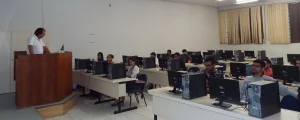 Minicurso abordou a anlise econmica atravs de grficos