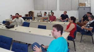 Oficina de fazeo ensinou a construir trituradora