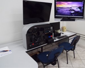 Simulador de voo da ITE est� entre as atra��es do Arrai� A�reo