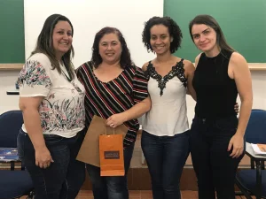 Roda de conversa discutiu o papel do assistente social nas organizaes