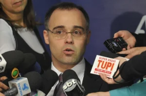 Exclusivo: novo ministro da AGU lembra tempos de iteano