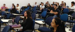 Profisso contbil ilustra palestra