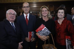 Gestor e reitora da ITE participam do lan�amento do livro sobre os 145 anos da Justi�a Bandeirante
