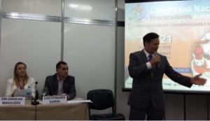 Professor Vanderlei Ferreira de Lima apresenta tese no Congresso Nacional de Procuradores de Estado