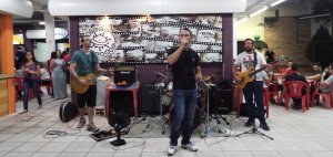 Banda Seu Madruga agitou o NAC Cultural