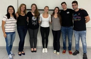 Alunos de ADM recebem intercambista finlandesa