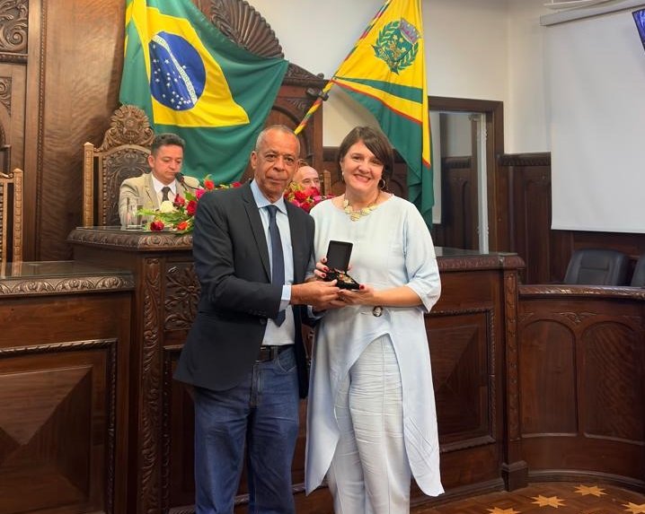 Iteana recebe medalha 'M�rito da Sa�de'