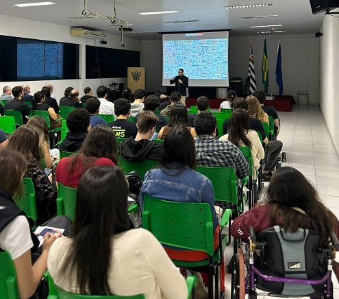 Palestra focou no profissional 5.0 em Botucatu